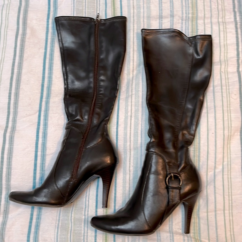 Women’s hi-heel boots